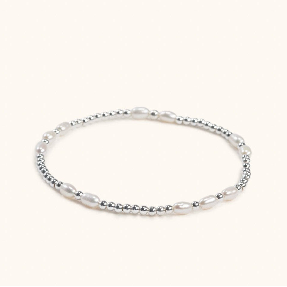 Perla sterling silver freshwater pearl bracelet flat lay – Omasi Collection Finland