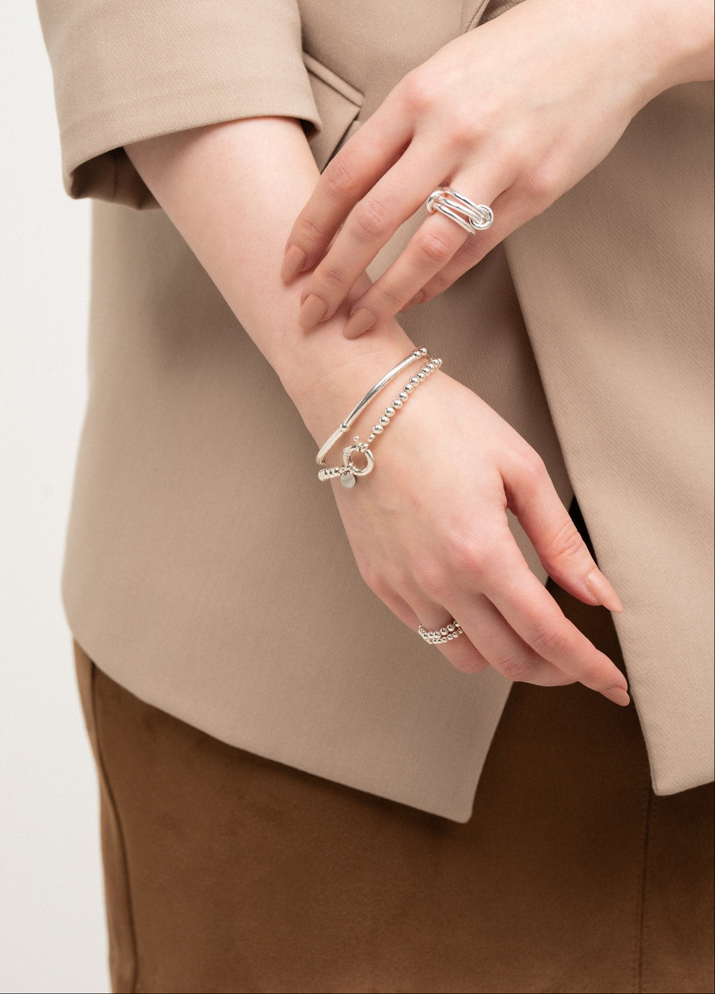 Selene silver bracelet on model – Omasi Collection Finland