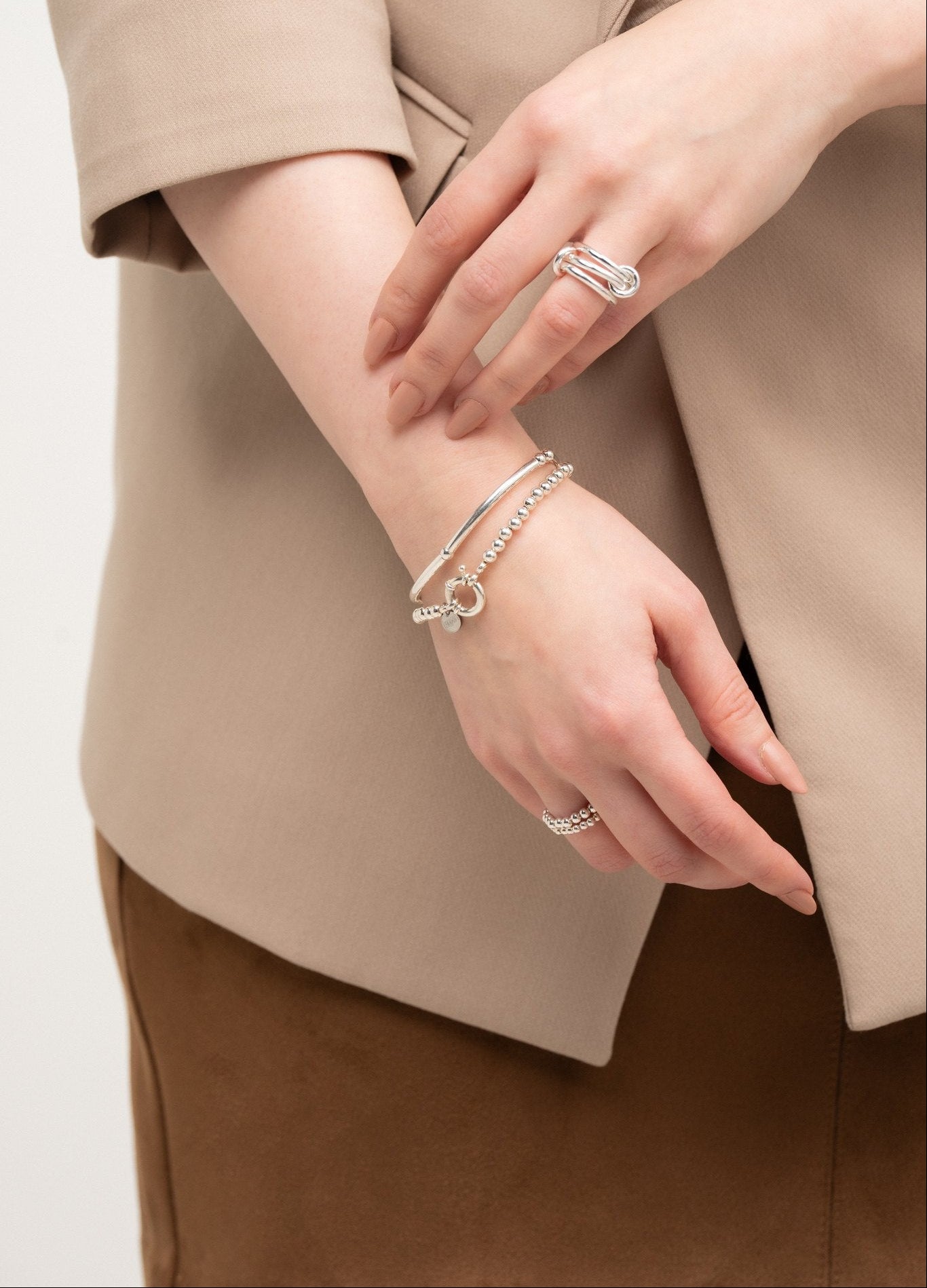 Selene silver bracelet on model – Omasi Collection Finland